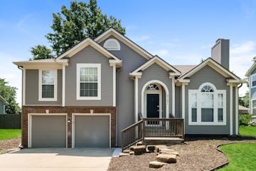 2121 S E 7TH ST LEES SUMMIT, MO 64063